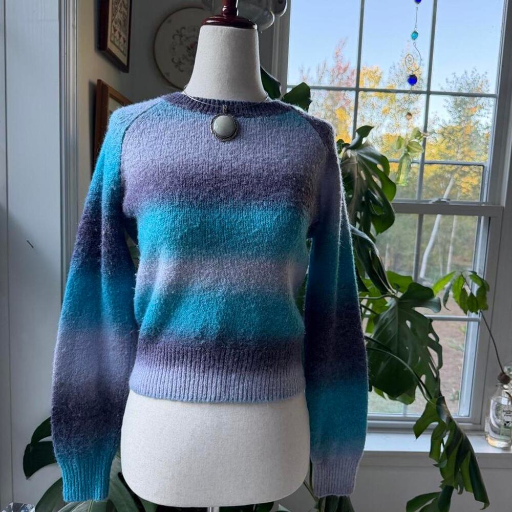 Steve Madden Blue and Purple Gradient Sweater Small
